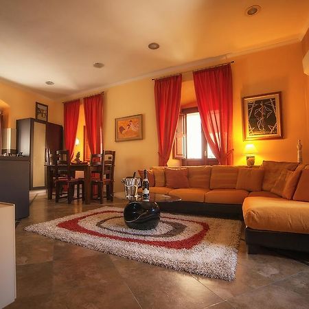 Luxury Home Bosa Apartment Exterior photo